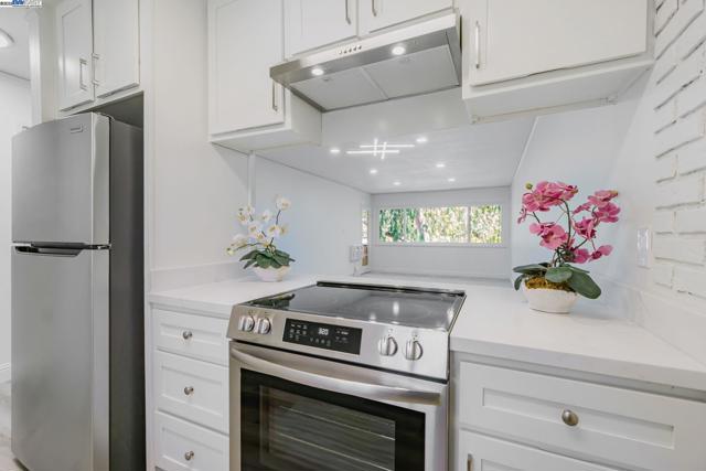 1731 Ellis St, Concord CA: https://media.crmls.org/mediaz/795c40e7-a9b8-4cd8-9e0b-f18ff6c96003.jpg