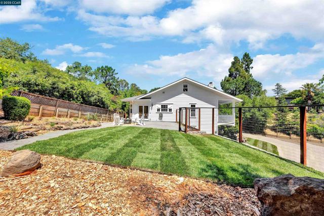 48 Sterling Way, Lafayette CA: https://media.crmls.org/mediaz/795c5825-4333-436e-a0b2-09ec0af93027.jpg