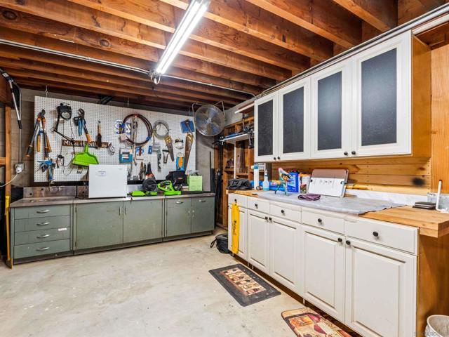 17924 Saint Andrews Dr, Poway CA: https://media.crmls.org/mediaz/795c74b9-d7f0-470c-a3f9-a67c50c68a11.jpg