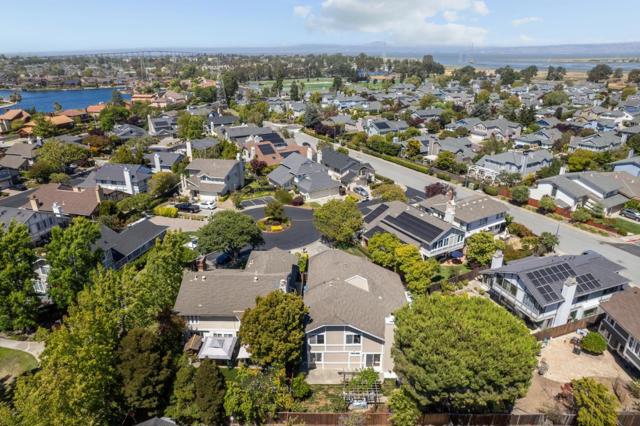 704 Prescott Lane, Foster City CA: https://media.crmls.org/mediaz/795cc58e-e859-413b-8a71-bc50a0e4ac0d.jpg