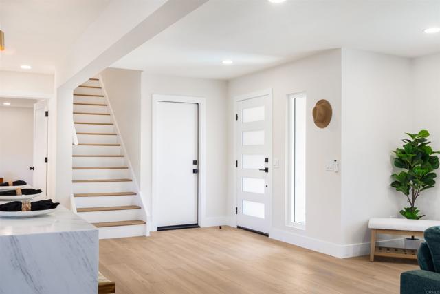 Detail Gallery Image 3 of 36 For 3810 Sierra Morena Ave, Carlsbad,  CA 92010 - 3 Beds | 3/1 Baths