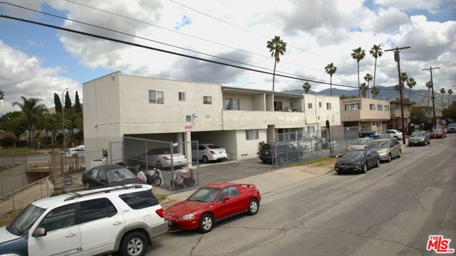 14700 Hubbard Street photo 4