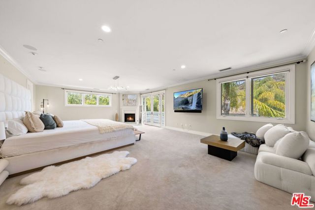 25043 Abercrombie Lane, Calabasas CA: https://media.crmls.org/mediaz/795de0ae-1eb6-4d83-be96-28a457ecb833.jpg