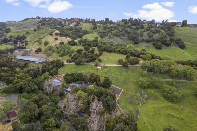 14205 Shannon Road, Los Gatos CA: https://media.crmls.org/mediaz/795fca16-8c2c-4061-aa24-884728504b3a.jpg
