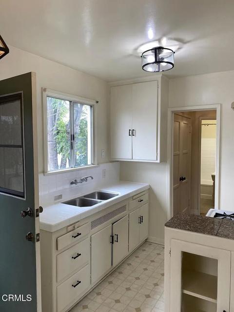 1420 E Wilson Avenue, Glendale CA: https://media.crmls.org/mediaz/795ff791-5607-462e-b8ab-e9add585e25a.jpg