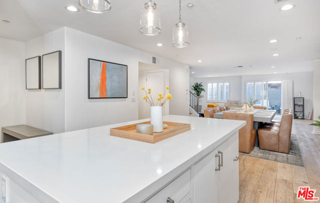 1212 Ocean Park Boulevard, 4 photo 4