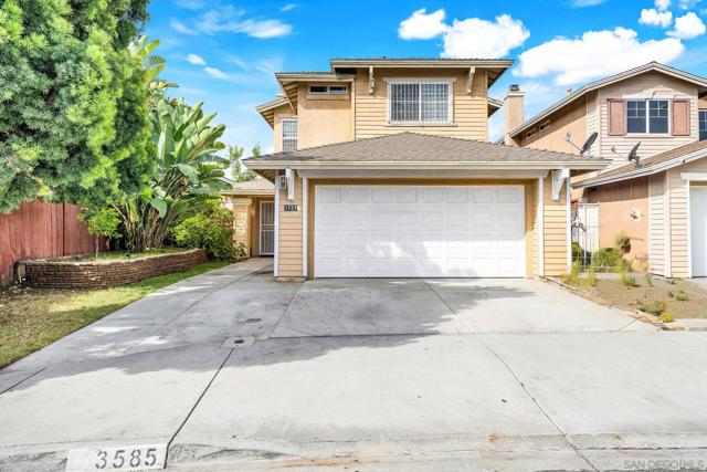 3585 Acacia St, San Diego CA: https://media.crmls.org/mediaz/7960618c-39bf-4fcd-852d-5f10c2d54dac.jpg