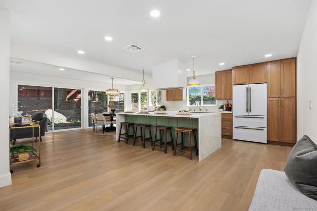 17111 Prado Pl, San Diego CA: https://media.crmls.org/mediaz/79613a35-33ab-4c8a-bba6-7e94ffdd7c0d.jpg