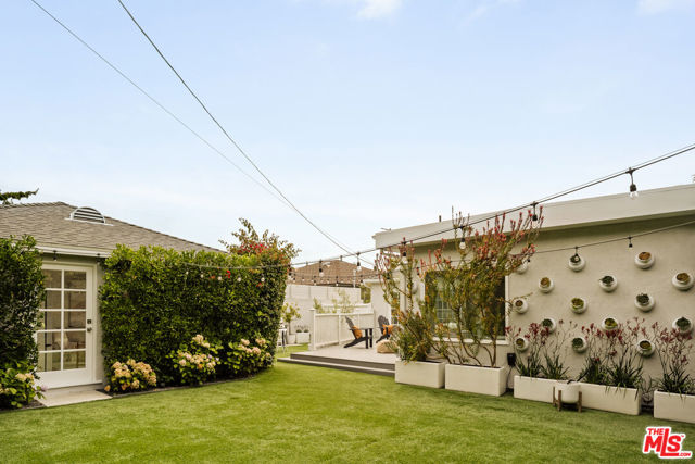 6481 W 77th Street, Los Angeles CA: https://media.crmls.org/mediaz/796266b3-dccb-457b-a508-570b2dca9f35.jpg
