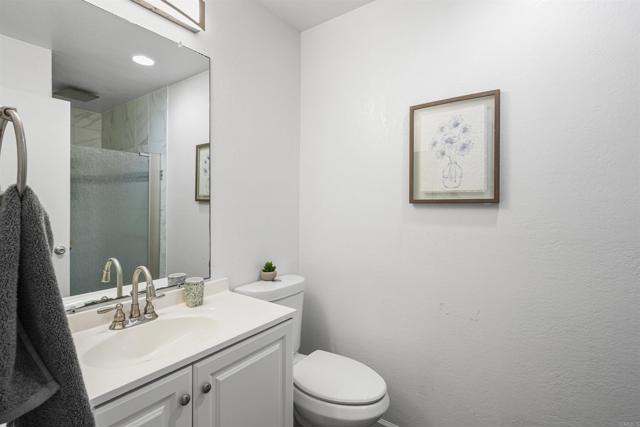 Detail Gallery Image 14 of 21 For 231 Riverview Way, Oceanside,  CA 92057 - 3 Beds | 2 Baths