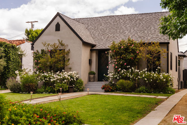 3707 Glenfeliz Boulevard, Los Angeles CA: https://media.crmls.org/mediaz/7963208a-1786-4ade-8160-b323ed93daa5.jpg