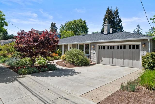 1634 Hollingsworth Drive, Mountain View CA: https://media.crmls.org/mediaz/796335ba-1d19-4c32-bb2b-4810eee25812.jpg