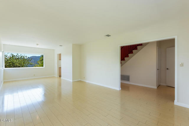 Detail Gallery Image 7 of 40 For 1932 Hilldale Dr, La Canada Flintridge,  CA 91011 - 4 Beds | 2/1 Baths