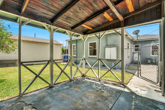 4419 4419 1/2 Corliss Street, Los Angeles CA: https://media.crmls.org/mediaz/7964ae72-e06b-4b70-abaa-2024d4a06f35.jpg