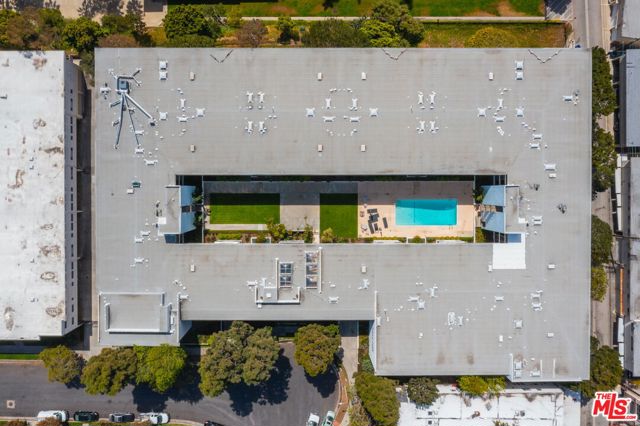 8701 Delgany Avenue, Playa del Rey CA: https://media.crmls.org/mediaz/79650a9a-0274-43fb-b14e-02579d56ab21.jpg