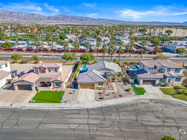 43820 Cape Cod Court, Indio CA: https://media.crmls.org/mediaz/79651d1d-9803-4be5-bb1c-760a3b15ca10.jpg