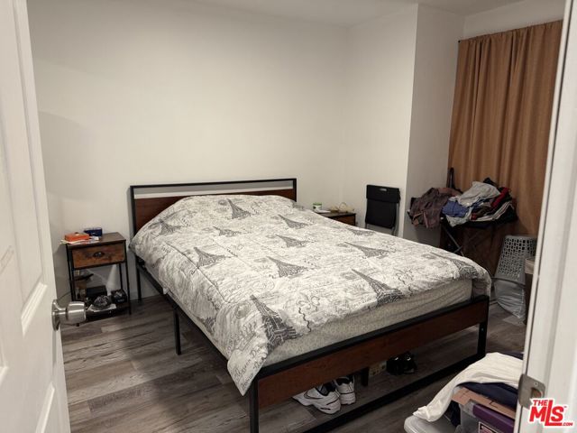 1501 Hartsook Street, Sherman Oaks CA: https://media.crmls.org/mediaz/79657e93-f8b1-4426-97e7-7a8edfe72a35.jpg