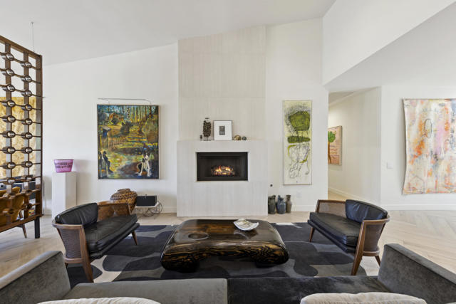 44970 Desert Horizons Drive, Indian Wells CA: https://media.crmls.org/mediaz/7965f194-5e21-4eb1-9f99-47d3603888ba.jpg
