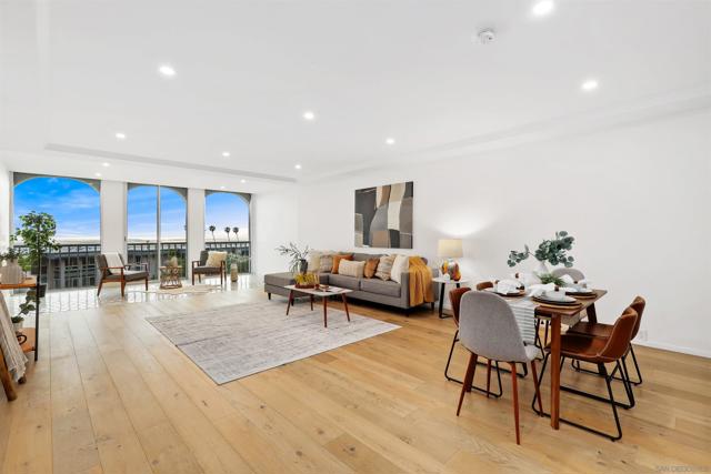 1001 Genter St, La Jolla CA: https://media.crmls.org/mediaz/796623d2-de08-47d3-8589-13108bb7387e.jpg