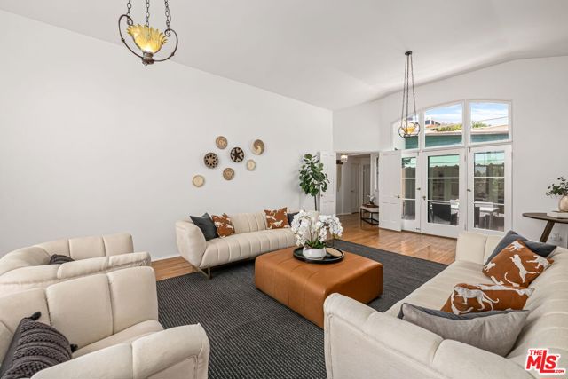 10815 Rochester Avenue, Los Angeles CA: https://media.crmls.org/mediaz/7966b33f-89f6-405d-a4f6-1c9ff147baff.jpg
