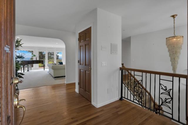 388 Aptos Ridge Circle, Watsonville CA: https://media.crmls.org/mediaz/79672422-d0a6-4705-8b6b-fb6bbe11d38d.jpg