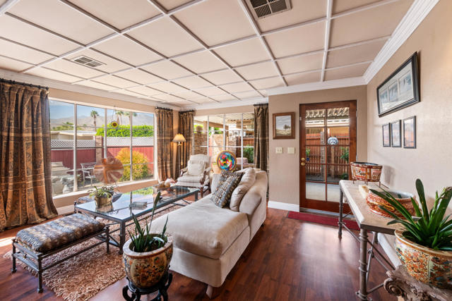 18 Calle De Las Nubes, Palm Springs CA: https://media.crmls.org/mediaz/7967277b-16fd-428d-8880-18d7da3bd935.jpg