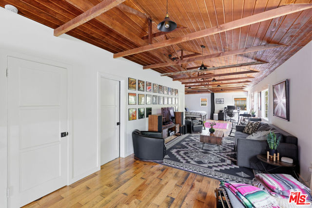 1 Bed Home for Sale in Los Angeles, California
