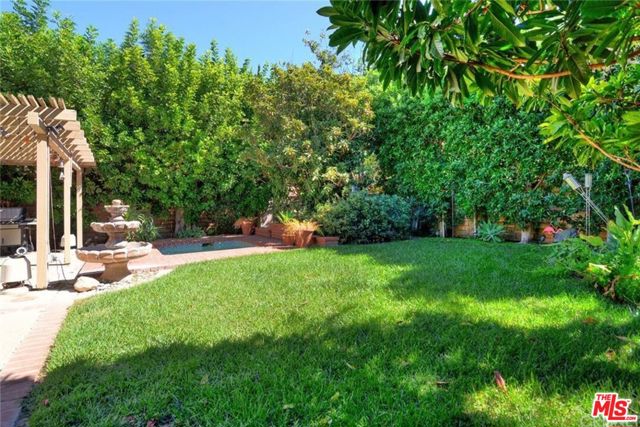 20036 STRATHERN Street, Winnetka CA: https://media.crmls.org/mediaz/7967f872-9a9c-47c6-9ed5-9ae8ba2ef6c8.jpg