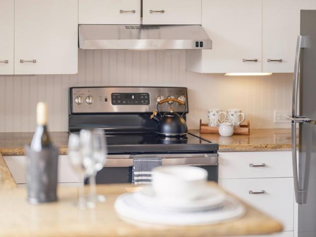 19 La Playa Street, Monterey CA: https://media.crmls.org/mediaz/79686f45-3560-4291-ac77-e11aebbc6989.jpg
