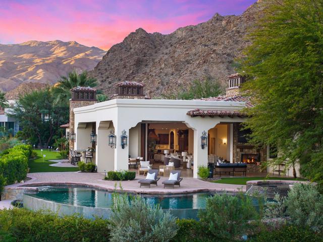 49925 Canyon View Drive, Palm Desert CA: https://media.crmls.org/mediaz/79686f9b-3bfc-4d5a-b34f-adc340a9520e.jpg