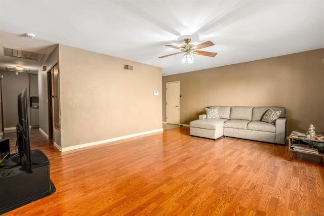 8546 Blanco Terrace, El Cajon CA: https://media.crmls.org/mediaz/79692339-688e-4b24-889e-1317622e6727.jpg