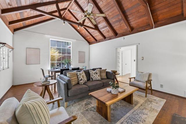 11 Southbank Road, Carmel Valley CA: https://media.crmls.org/mediaz/79692398-2e59-455f-9d9c-fc7b20cfd2c4.jpg