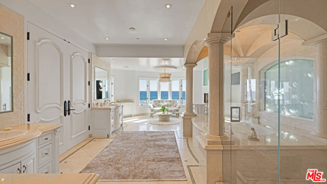 31272 Broad Beach Road, Malibu CA: https://media.crmls.org/mediaz/796a1801-ebe8-4e2b-8bd6-34dfbd9a3859.jpg