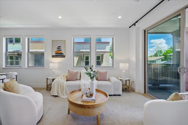 332 Marquetta Circle, Mountain View CA: https://media.crmls.org/mediaz/796a6a3e-8ed8-466b-8106-5099f7c2b91e.jpg