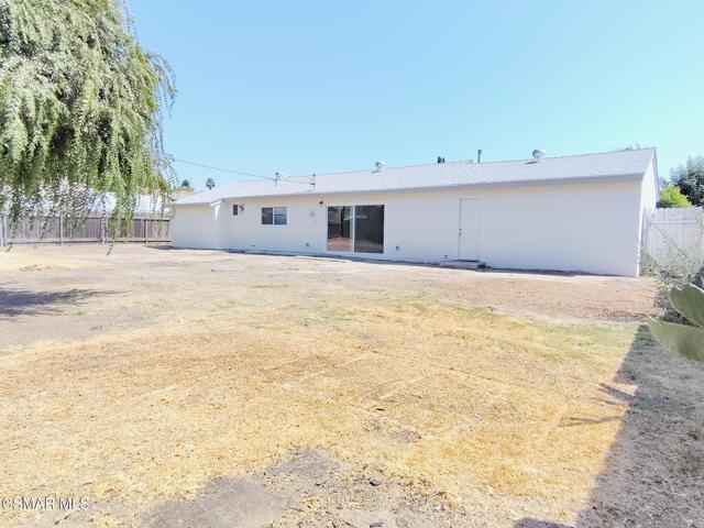1663 Anderson Street, Simi Valley CA: https://media.crmls.org/mediaz/796ac4d5-33ae-4c4e-92a6-911c51f8d18a.jpg