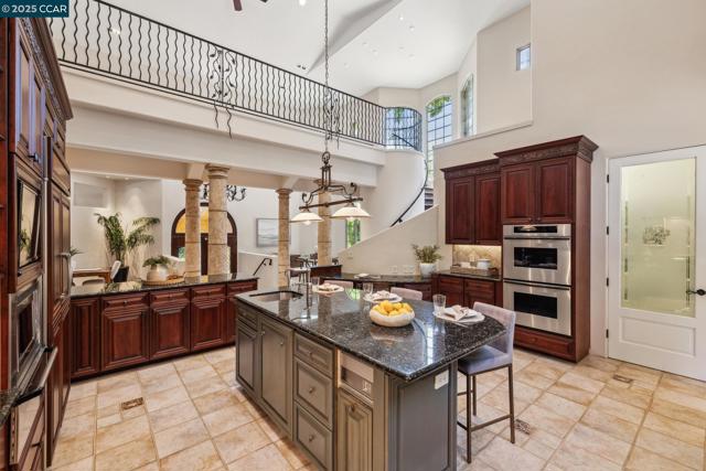 3711 Northgate Woods Court, Walnut Creek CA: https://media.crmls.org/mediaz/796ad973-68cc-47f0-9b03-eed321d2a547.jpg