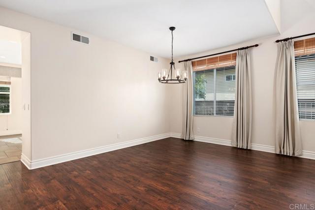 Detail Gallery Image 10 of 56 For 1122 via Vera Cruz, San Marcos,  CA 92078 - 5 Beds | 3 Baths