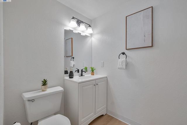 34319 Platinum Ter, Fremont CA: https://media.crmls.org/mediaz/796c422a-93cc-45b2-875c-c67ac27495e0.jpg