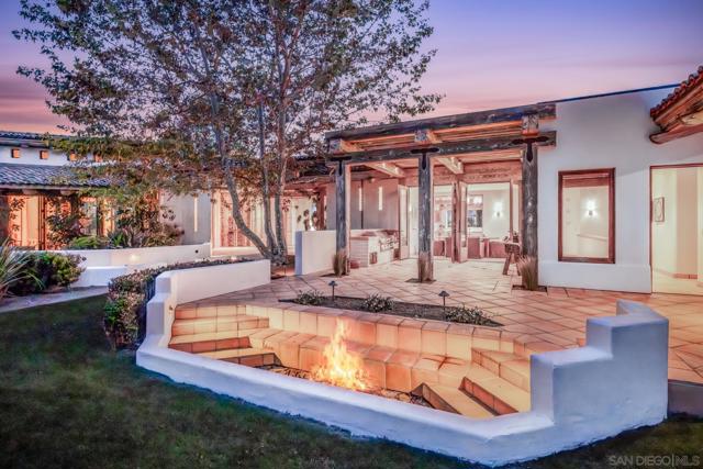 6884 El Camino Del Norte, Rancho Santa Fe CA: https://media.crmls.org/mediaz/796c5309-e77b-41a7-930c-867bc8217349.jpg