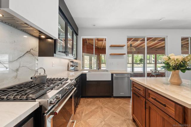 32246 Cour Meyney, Temecula CA: https://media.crmls.org/mediaz/796c77e3-8bcf-4a23-b699-8b50ae493cc2.jpg