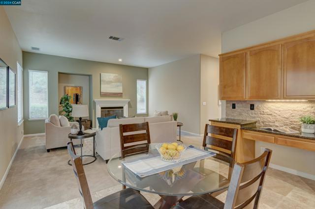 5171 Keller Ridge Dr, Clayton CA: https://media.crmls.org/mediaz/796cc9a5-2917-4913-beb8-75767c434ef3.jpg