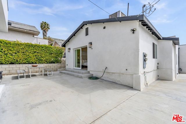 1163 Muirfield Road, Los Angeles, California 90019, 5 Bedrooms Bedrooms, ,4 BathroomsBathrooms,Single Family Residence,For Sale,Muirfield,24372787