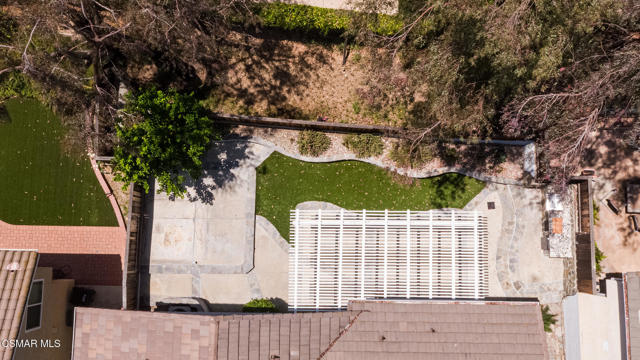 525 Myrtle Court, Oak Park CA: https://media.crmls.org/mediaz/796e17d9-22ee-422c-8647-ee0f0de8aab9.jpg