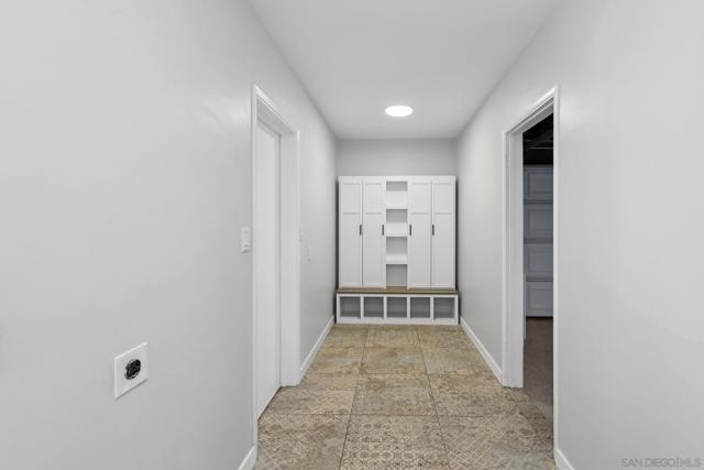 974 Via Hillview, Fallbrook CA: https://media.crmls.org/mediaz/796e23d0-6133-45de-af34-3b63e1dc6335.jpg