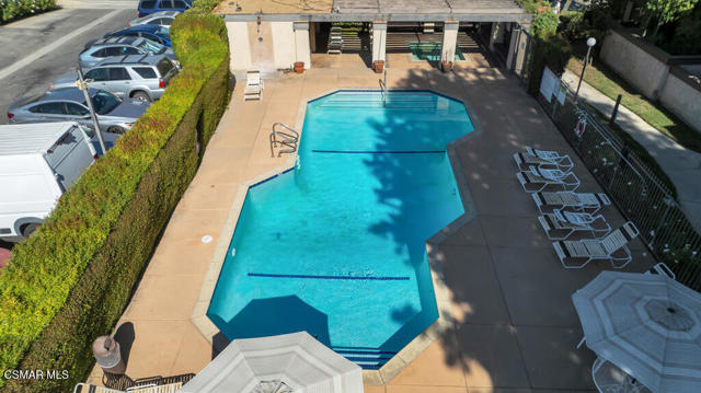 8235 Mason Avenue, Winnetka CA: https://media.crmls.org/mediaz/796e4826-9661-49b2-8fb5-1db564e0838c.jpg