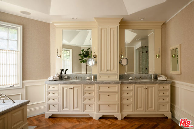 1420 Moraga Drive, Los Angeles CA: https://media.crmls.org/mediaz/796e546a-ca9c-4f23-b7db-d5ee59053745.jpg