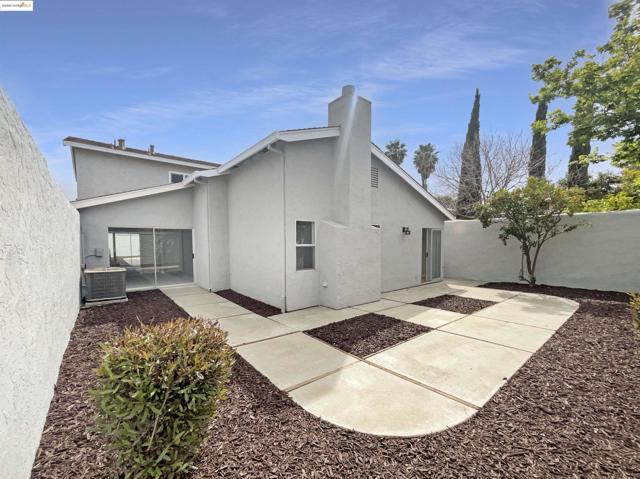 883 Calle De Verde, San Jose CA: https://media.crmls.org/mediaz/796ede73-ab36-42c3-936f-ff9b73a8a123.jpg