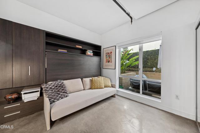 645 W 9th Street, Los Angeles CA: https://media.crmls.org/mediaz/796f175b-1f7a-4184-bb41-5a19b070f043.jpg