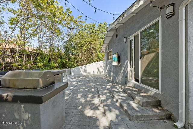 789 Glen Oaks Road, Thousand Oaks CA: https://media.crmls.org/mediaz/796f5a99-b915-48cc-8c02-324de27c2c43.jpg