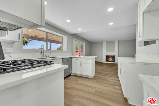 4561 Northstar Drive, Palmdale CA: https://media.crmls.org/mediaz/796f6278-ab0a-41bf-8261-b70ea3749059.jpg